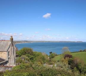 Seaside Holiday Cottage Near Beach